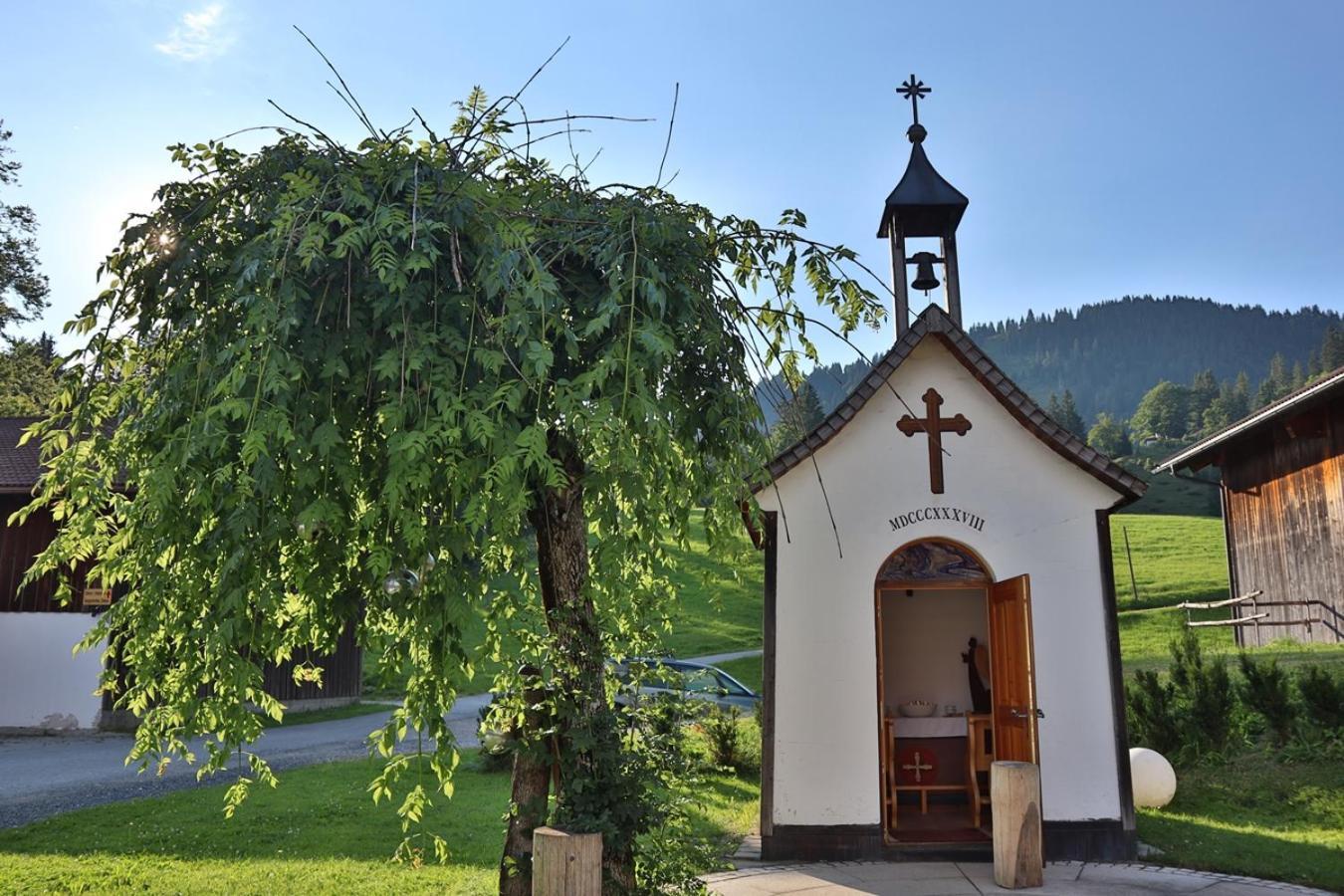 Ruhehotel & Naturresort Rehbach - Adults Only Schattwald Exterior foto